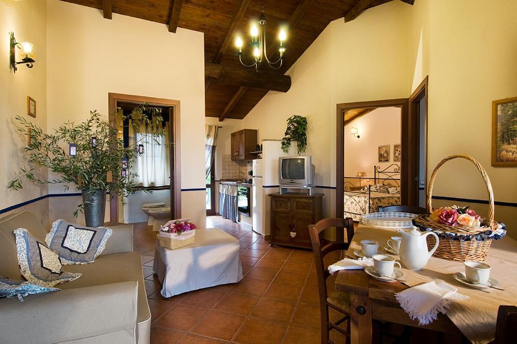 Agriturismo Poggio Di Maremma Pescia Romana Exterior photo